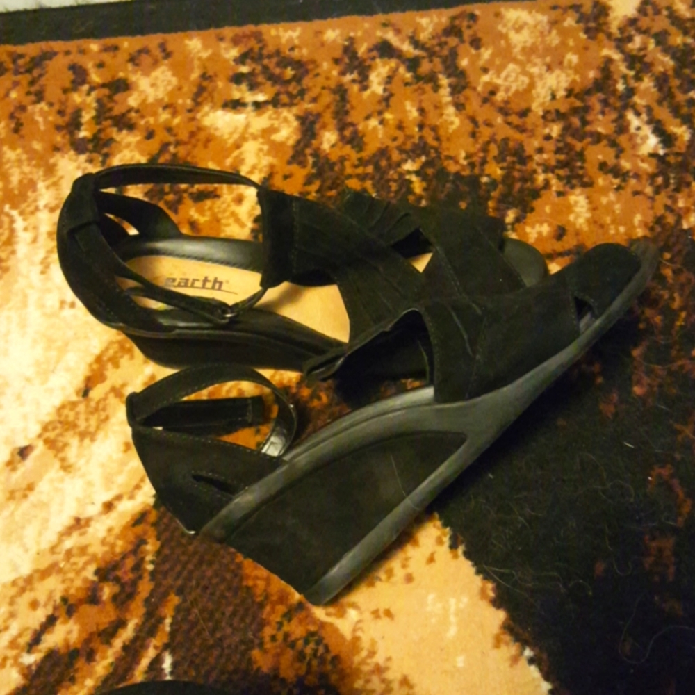 Wedge dress shoes